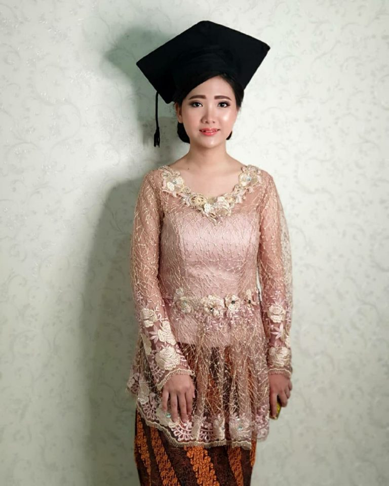 Make Up Wisuda Di Semarang